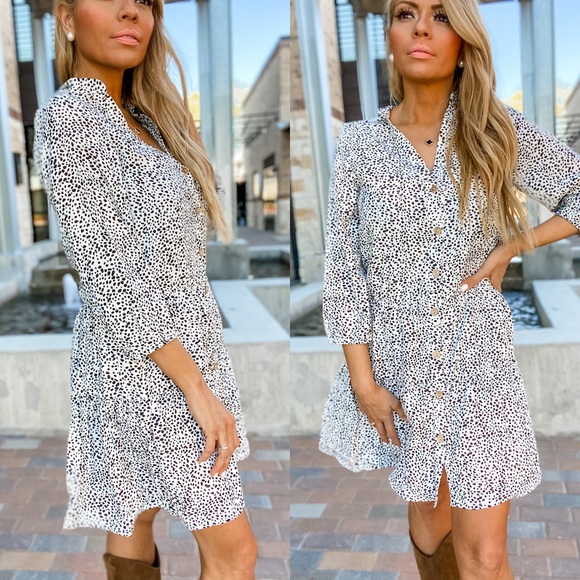 Dresses & Skirts - Floral print V Neck Dress black white